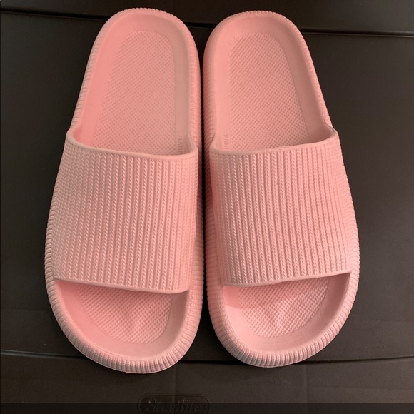 💥SOLD💥 slides - Picture 1 of 1